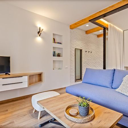 Lola Apartments Liapades Bagian luar foto