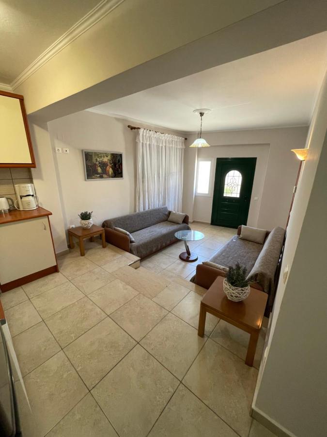 Lola Apartments Liapades Bagian luar foto