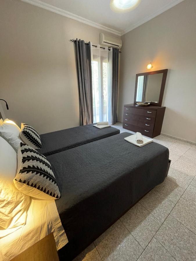 Lola Apartments Liapades Bagian luar foto
