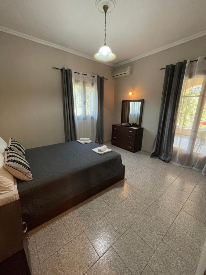 Lola Apartments Liapades Bagian luar foto