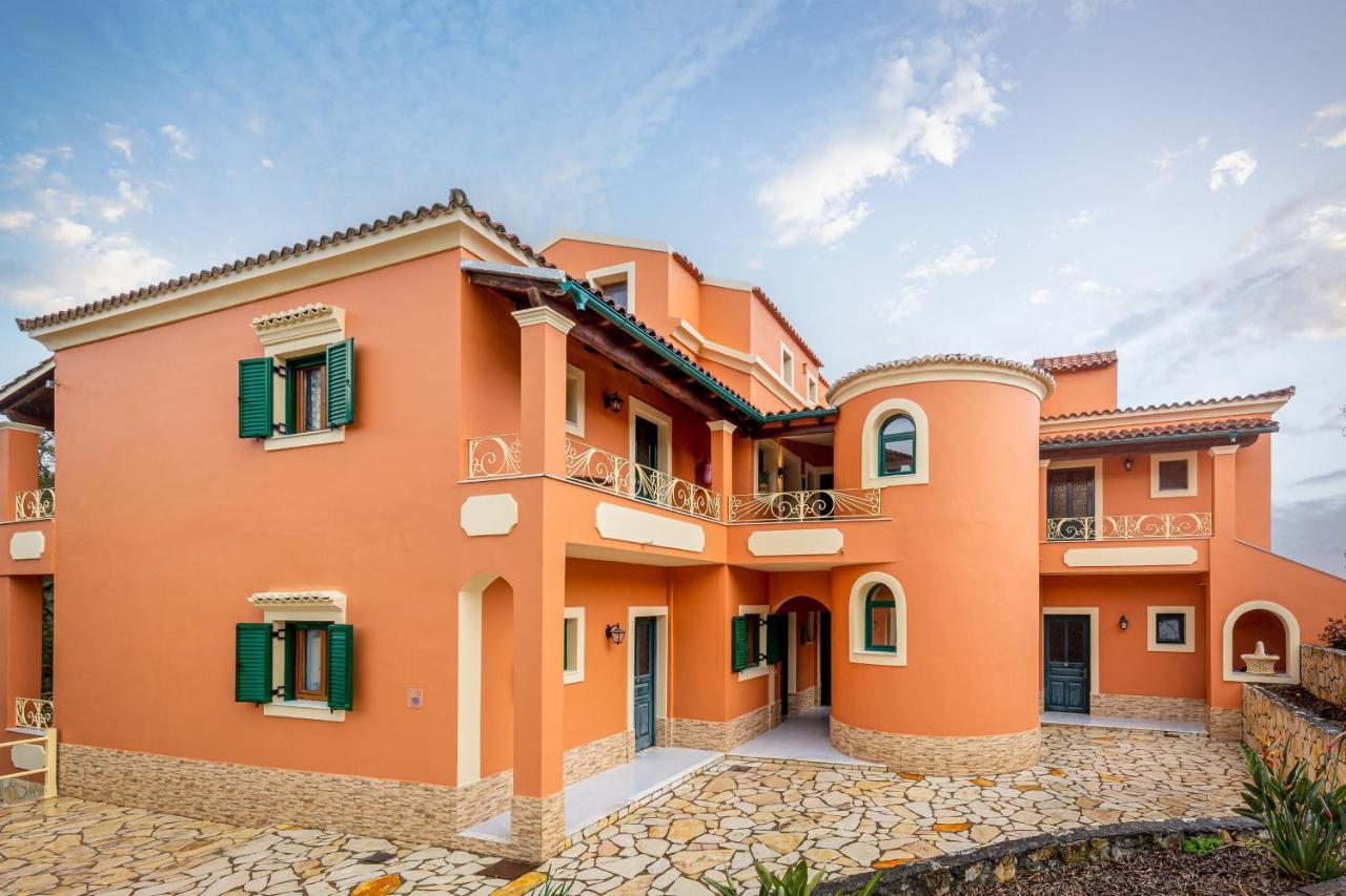 Lola Apartments Liapades Bagian luar foto